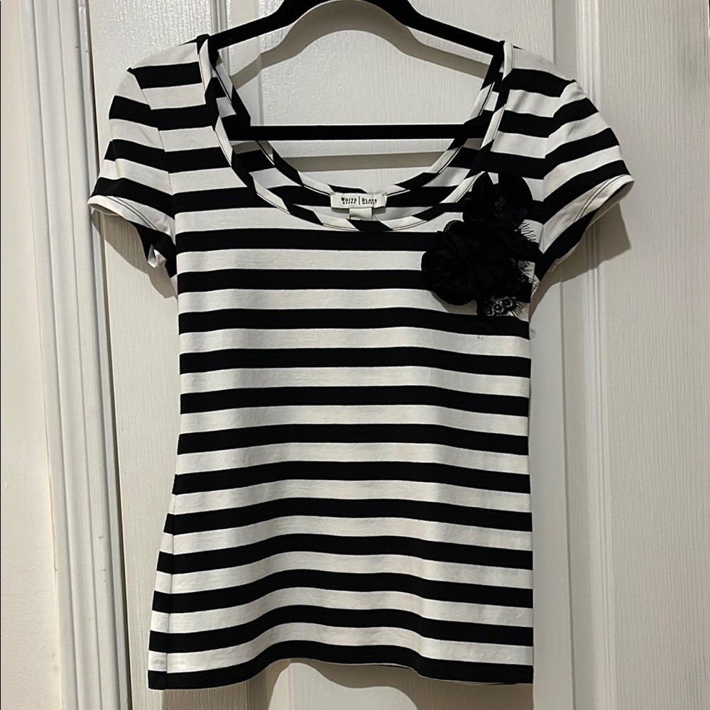 White House Black Market top size small NWT